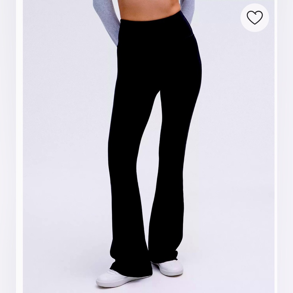 Lululemon🍋High Waisted Flare Black Leggings🖤🖤